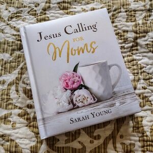 Sarah Young Jesus Calling for Moms Devotional Book